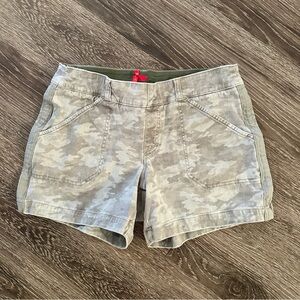 Spanx Stretch Twill 4” Camo Shorts